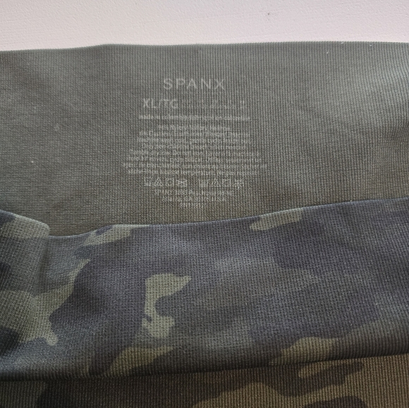 SPANX Green and Black High-Waist Leggings - Picture 4 of 4